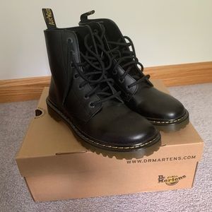 COPY - Brand new women’s Dr Martens